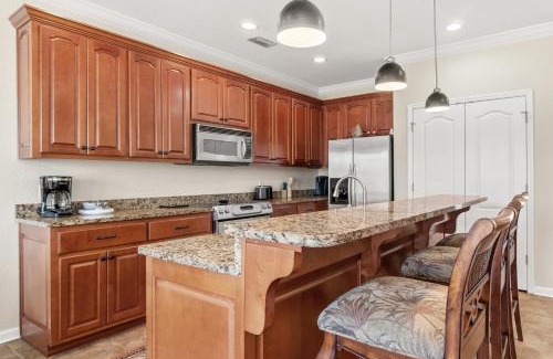 Sunnyside Apartment | Bella Costa 144