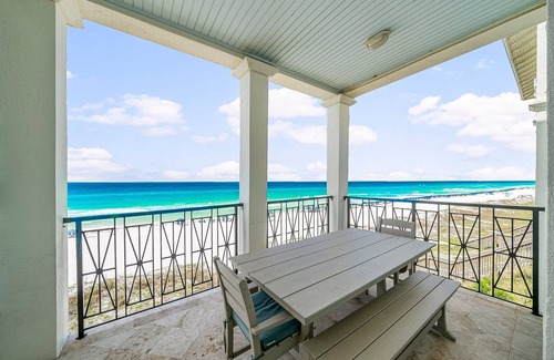 Frangista Beach House | *Bella Vista on the Beach*Fully Remodeled*Hot Tub*Beach Gear*Shared Pool*9 Beds*