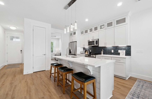 Gulf Lagoon Beach House | Blissful Getaway – 4 BDR Whole Home | Heated Pool!