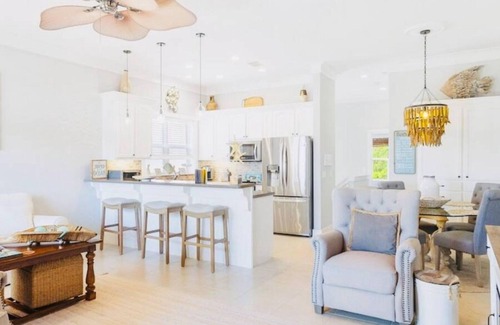 Hollywood Beach House | Blu-Skye Sandy Shenanigans- Beautiful 4 bedroom/4 bath PCB Exclusive West End