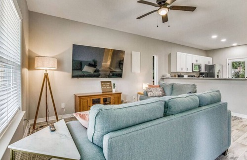 Southeast Pensacola House | Blue Bayou ~ Cozy East Hill Convenience