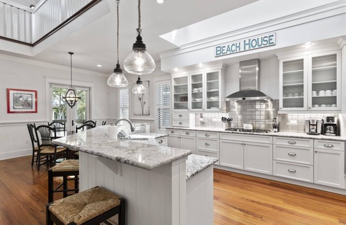 Watercolor House | Book for Fall! Minutes from Seaside Town Square, the Beach Club and Restaurants! Grill! Bikes!