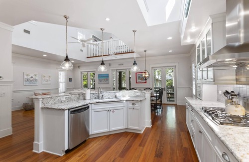 Watercolor House | Book for Fall! Minutes from Seaside Town Square, the Beach Club and Restaurants! Grill! Bikes!
