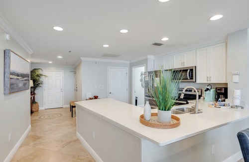 Crescent Beach Condo | BR Beautiful Condo with fabulous views, spring/summer open book now!