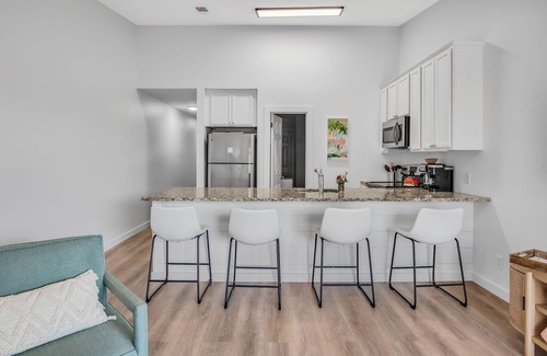 Fort Walton Beach - Destin House | Brand New Modern Upgrades! Steps to the Beach! 🍍🏝🌊