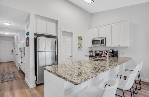 Fort Walton Beach - Destin House | Brand New Modern Upgrades! Steps to the Beach! 🍍🏝🌊