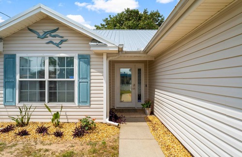 Bahama Beach Cottage | Cabin ∙ 3 bedrooms ∙ 8 guests