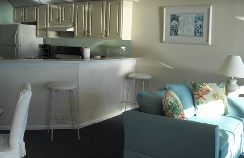 Thomas Drive Condo | CANCELLATION OCT PROMO 3RD FLR, GULF FRNT! 1:30 CK-IN! 2BR 2B, BCH SETUP MAR-OCT