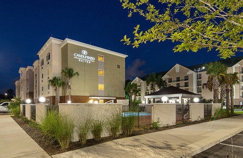 Northeast Pensacola Hotel | Candlewood Suites Pensacola - University Area, an Ihg Hotel