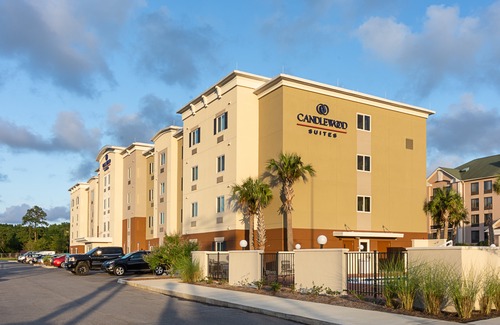 Northeast Pensacola Hotel | Candlewood Suites Pensacola - University Area, an Ihg Hotel