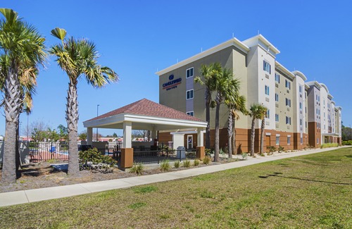 Northeast Pensacola Hotel | Candlewood Suites Pensacola - University Area, an Ihg Hotel