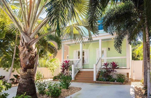 Key West House | *CAYO CALYPSO @ HIGGS BEACH* Modern Home/Pool + LAST KEY SERVICES.