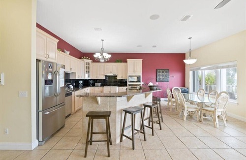 Lullwater Beach On Gulf Of Mexico House | CFLAT - Large, luxurious beachfront home located within walking distance to Pier Park
