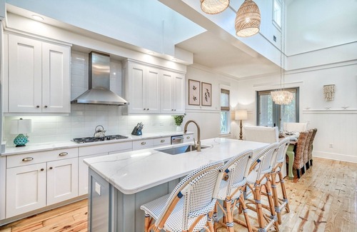 Watercolor House | Charming 3BR, Pet-Friendly Cottage, Golf Cart, Bikes, 2 Blocks to Beach & WaterColor Amenities!