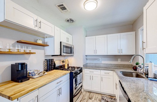 Myrtle Grove House | Charming home with firepit, office space, washer/dryer, & streaming