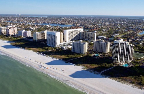 Marco Island Resort | Charter Club of Marco Beach by HGV-2 BR Pool & Beach View in Marco Island