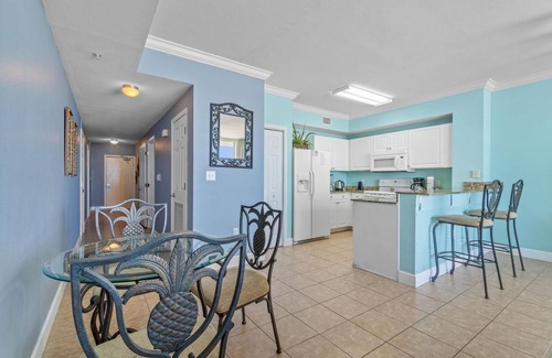 El Centro Beach Condo | "Coast Away" PCB #313 2 Bedroom Sleeps 7