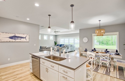 Thomas Drive House | Coastal Cove | 4BR Luxury Home, Walk to Beach, BBQ Patio, Beach Gear Provided