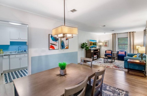 West Pensacola House | Colorfully Decorated House with Fun Outdoor Patio