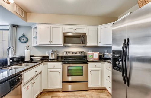 St. George Island Condo | COMPLETELY RENOVATED AND READY TO EXPERIENCE!