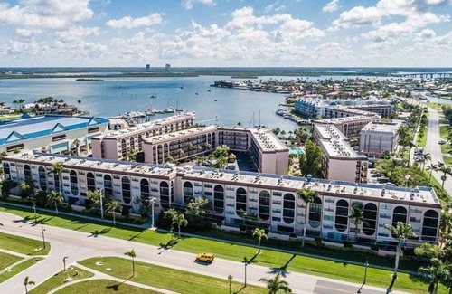 Marco Island Condo | Condo ∙ 1 bedroom ∙ 4 guests