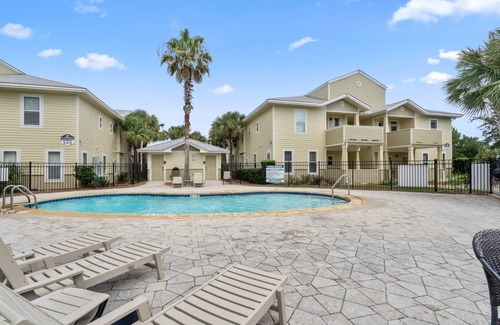 Dune Allen Beach Condo | Condo ∙ 2 bedrooms ∙ 6 guests