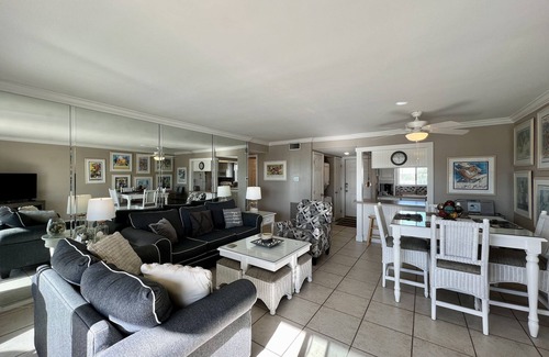 Holiday Isle Condo | Condo #2153 – Beautiful 2-Bedroom Located on the Beachside!