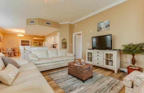 Panama City Beach Condo | Condo ∙ 3 bedrooms ∙ 10 guests