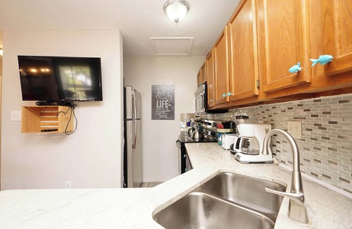 Holiday Isle Condo | Condo #8214 is a Whimsical Beach Themed Studio