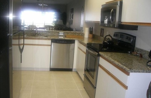 Vanderbilt Beach Condo | Condo - Steps Away from the White Sands of Vanderbilt Beach