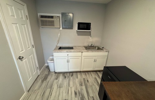 Panama City Beach Hotel | Cook's Motel- Panama City Beach