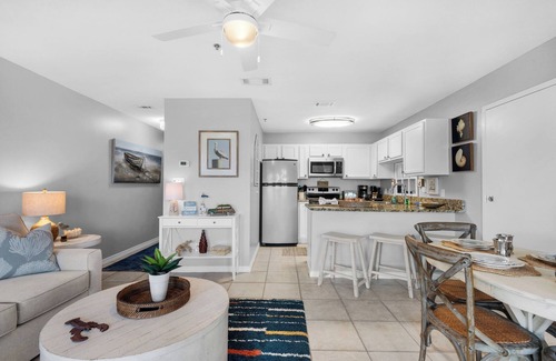 Crystal Beach Condo | Cozy 1-bedroom condo in wonderful Destin with AC