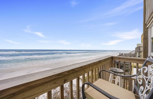 Fort Walton Beach - Destin House | Cozy 4BR Townhouse DIRECTLY ON THE BEACH!
