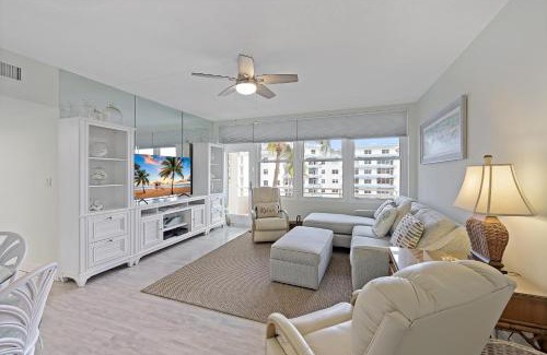 Marco Island House | Cozy beachfront condo with pool and ocean views