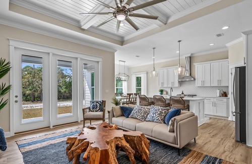 Panacea House | Cozy Coastal Cottage