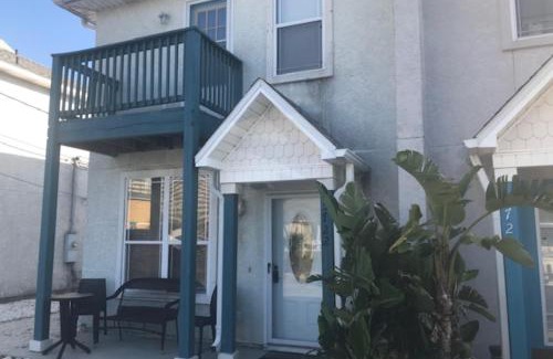 Biltmore Beach House | Cozy Coastal