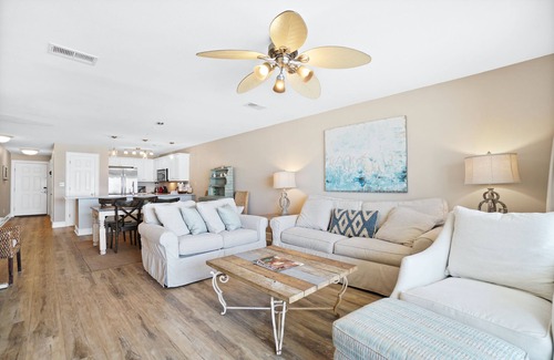 Crystal Beach Condo | Crystal Dunes 205 - Beachfront, Pool, Hot Tub, Destin, VIP Beach Service Incl!