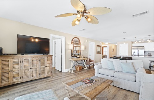 Crystal Beach Condo | Crystal Dunes 205 - Beachfront, Pool, Hot Tub, Destin, VIP Beach Service Incl!