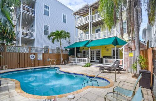 Key West Historic District Hotel | Curry House - Pool, King Bed & Balcony! Room 7
