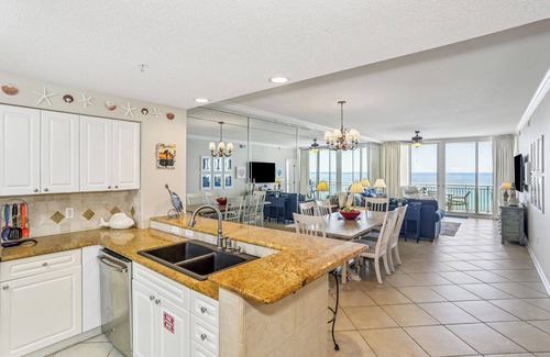 Navarre Beach Condo | Desirable 2 bdr Gulf-Front 8th floor Pearl of Navarre Condo!