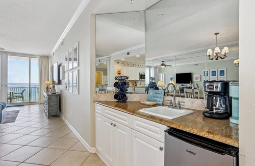 Navarre Beach Condo | Desirable 2 bdr Gulf-Front 8th floor Pearl of Navarre Condo!