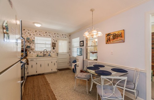 Bel Air House | Directly across the street from the Beach