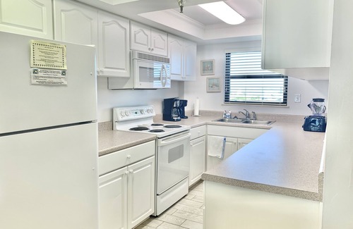 Navarre Beach Condo | Directly on the Gulf! Beautiful view from your private deck!
