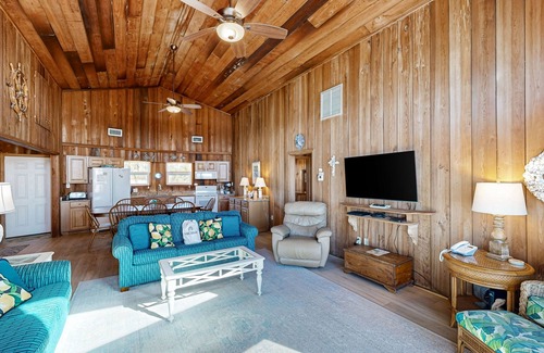 Port St. Joe House | Dog-friendly gulf front home w/panoramic gulf views from the sundeck
