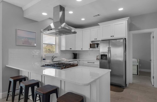 Crystal Beach House | Dog Friendly, Private Pool, Picturesque Neighborhood