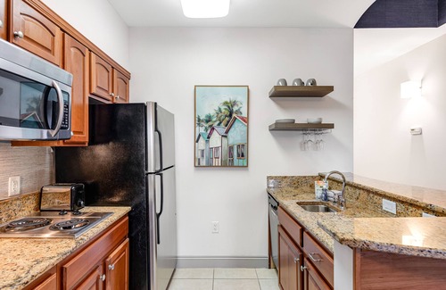Sunnyside Apartment | Dog-friendly, lakefront condo with WiFi, pool, hot tub, tennis, & beach access
