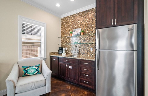 Crystal Beach House | Dolphin Retreat | Pool, Golf Cart, Guest House & Steps to Beach! Pet Friendly!