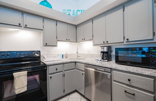 Panama City Beach House | Dolphin Waves Townhouse Unit 11 - PCB - 50 Yards to the beach! Pet Friendly