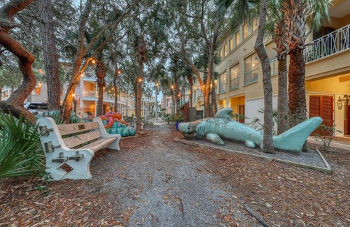Sunnyside Hotel | Downtown Carillon 4-302