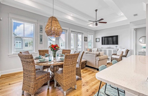 Panama City Beach House | DRIFTING SOUTH- 2 BDRM Townhome With Beach Cruisers & Close To Pool!